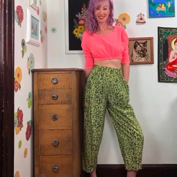 Vintage Aeropostale Pants, 90s Green & Black High Waisted Tapered Floral Pants S - Picture 1 of 10